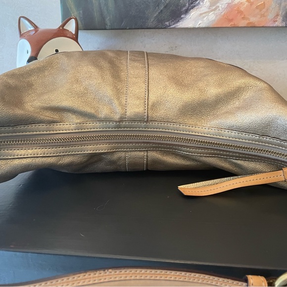 Light Gold Coach Purse - Picture 3 of 8